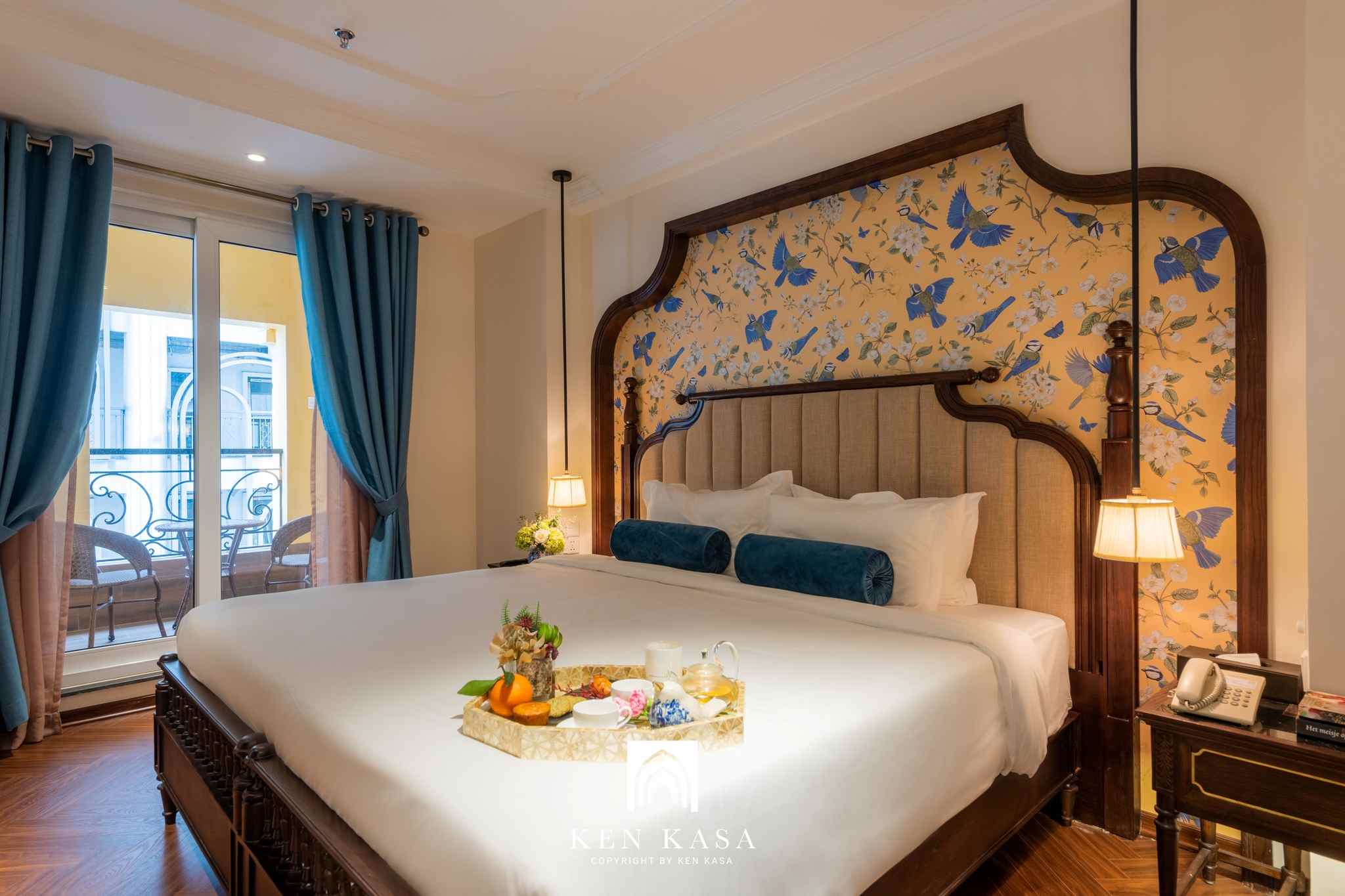 Kh&ocirc;ng gian ph&ograve;ng Suite tại Hanoi Tirant Hotel